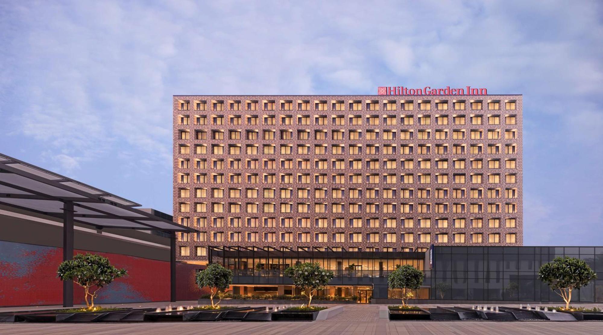 Hilton Garden Inn Bengaluru Embassy Manyata Business Park Exterior photo